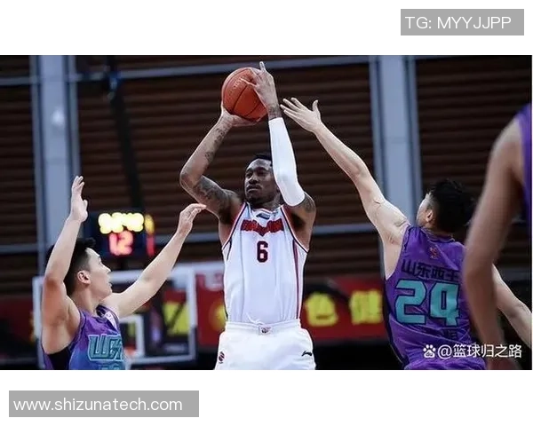 马尚布鲁克斯的篮球之路：从新秀到明星的成长历程与成就分析